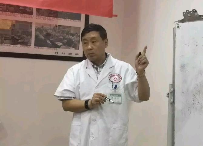 成都武侯军盛医院开展医护人员业务知识及专业