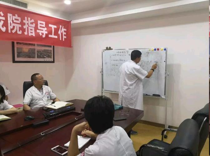 成都武侯军盛医院开展医护人员业务知识及专业