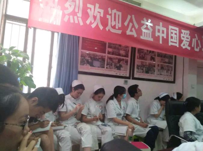 成都武侯军盛医院开展医护人员业务知识及专业