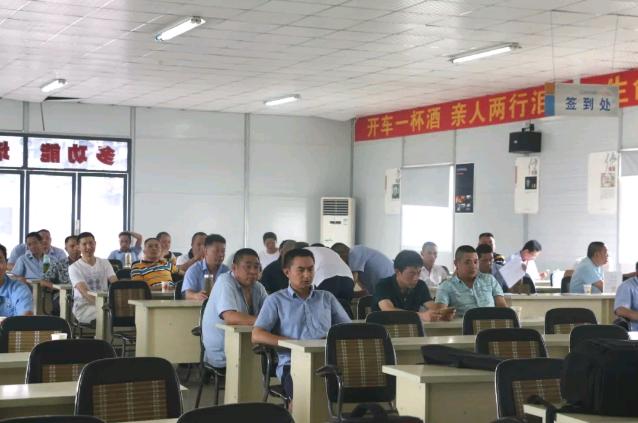 CDTV-3《红绿灯》报道:的哥安全课堂 医生讲解癫痫救治